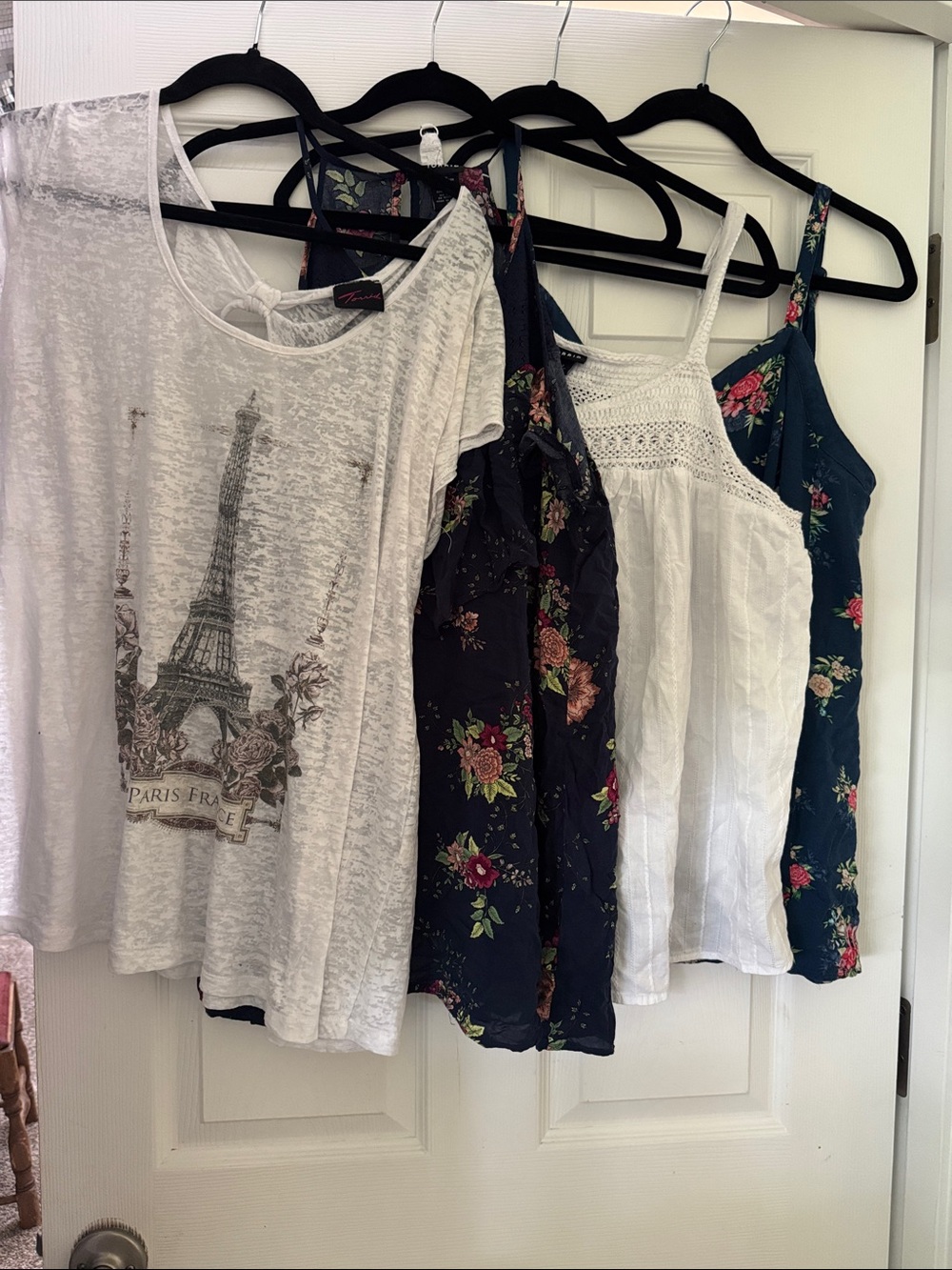 Bundle of 4 torrid size 2 babydoll cami summer tops floral Paris lace navy pink